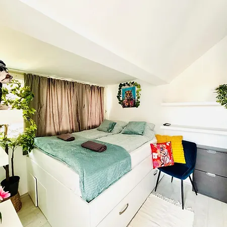 Bp-est Katona * Budapeste