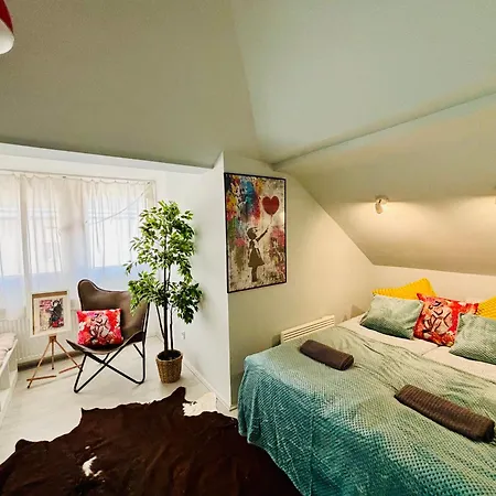 Bp-est Katona بودابست